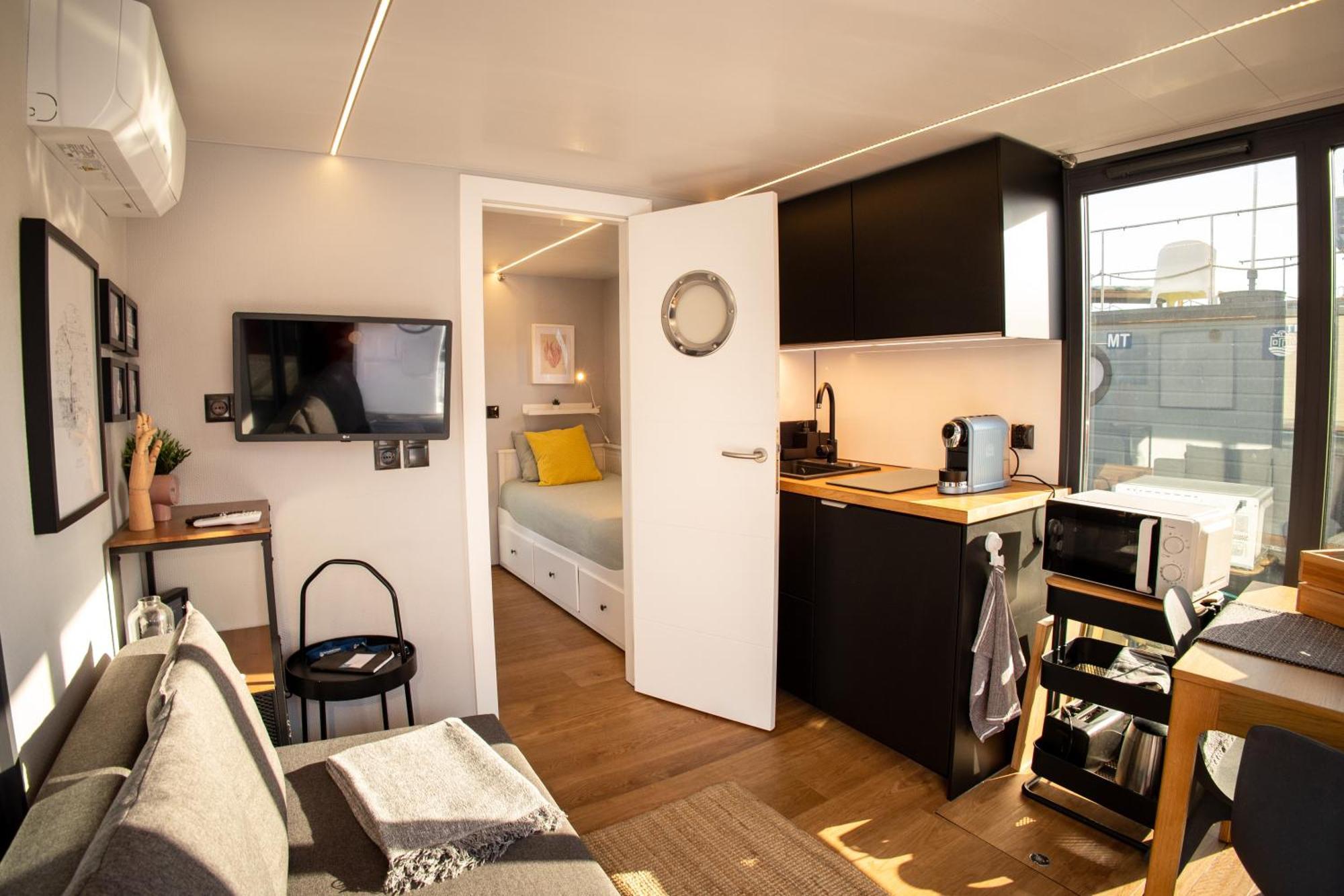 The Homeboat Company Sant'Elmo-Cagliari Exterior photo